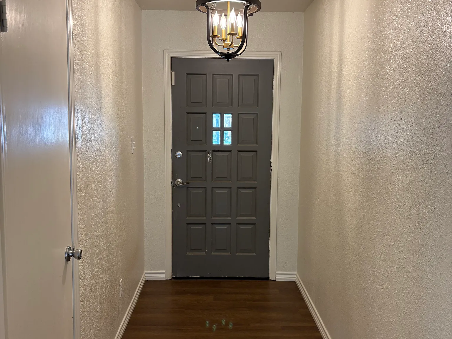 4 bed, 1774 sqft, $2,700 — Photo 2