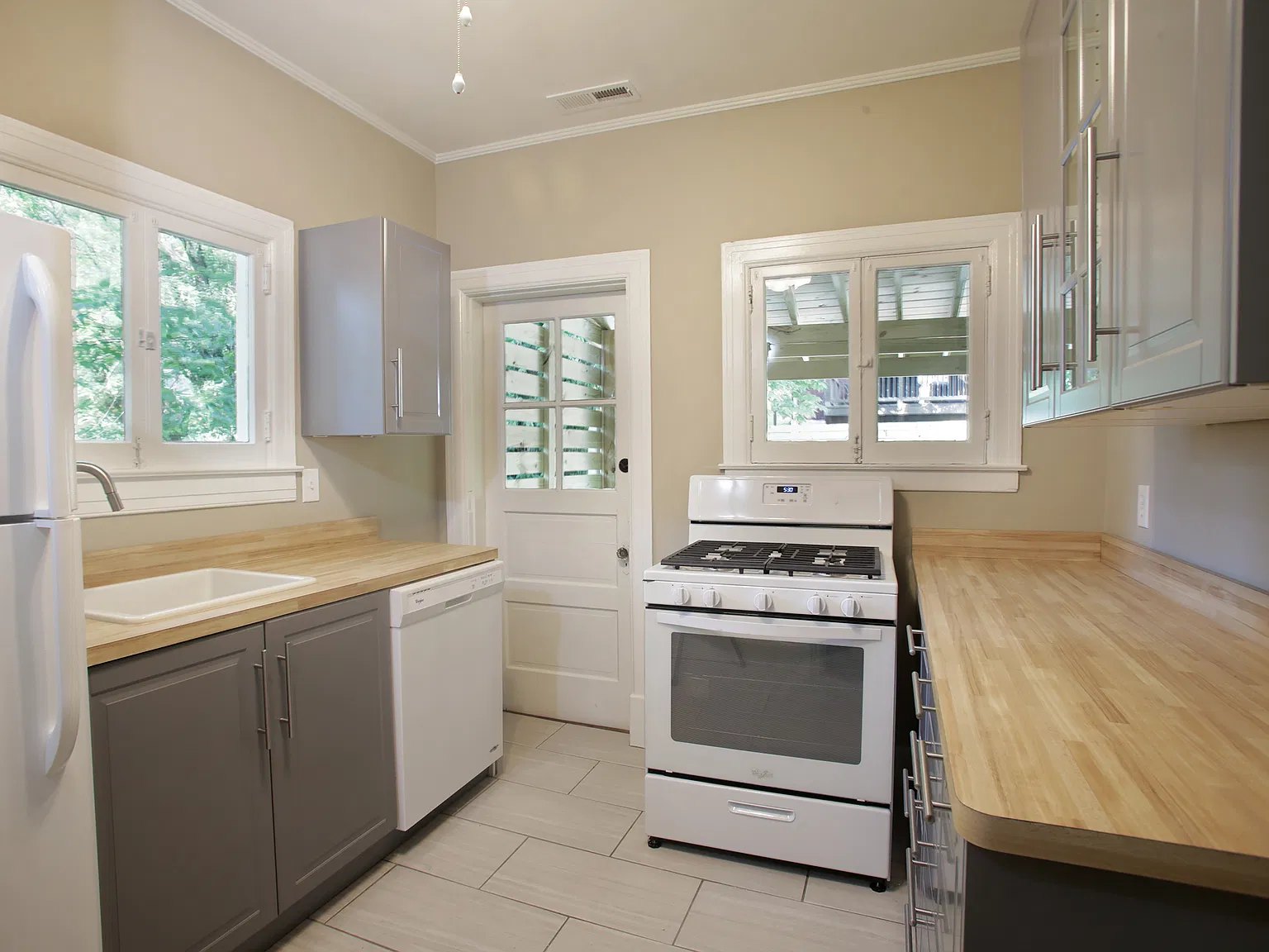 1 bed, 1000 sqft, $1,485 — Photo 3