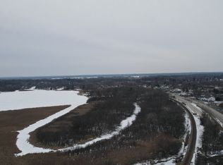 605 Rollins Rd, Ingleside, IL 60041