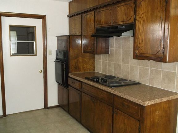4th image of 5410 NW Briarwood Ave