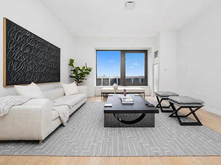 75 Wall St #35R — Photo 2