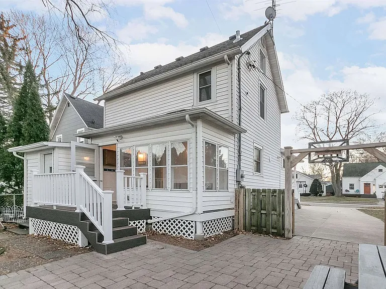 959 Lawrence St — Photo 1