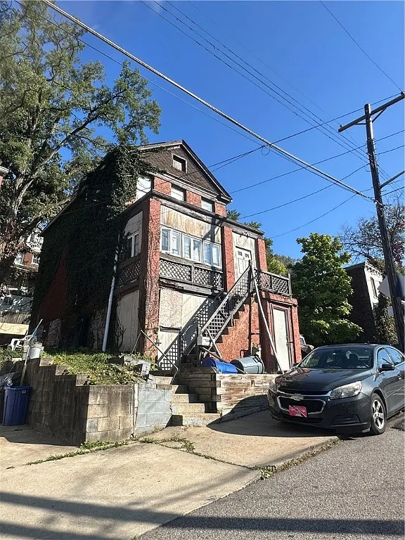 644 Seagirt St photo 1