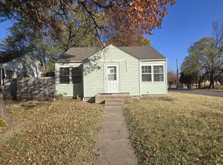 1102 N Dellrose Ave, Wichita, KS 67208
