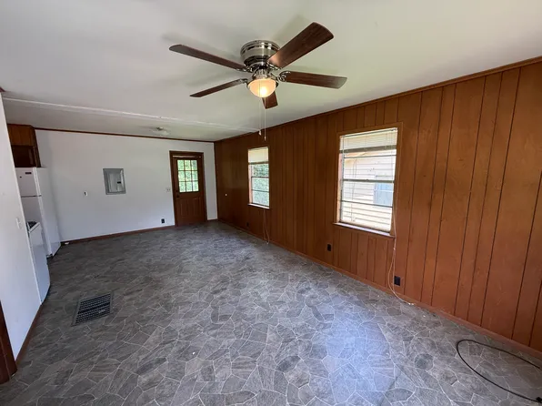 301 S Teehee Dr #5, Tahlequah, OK 74464