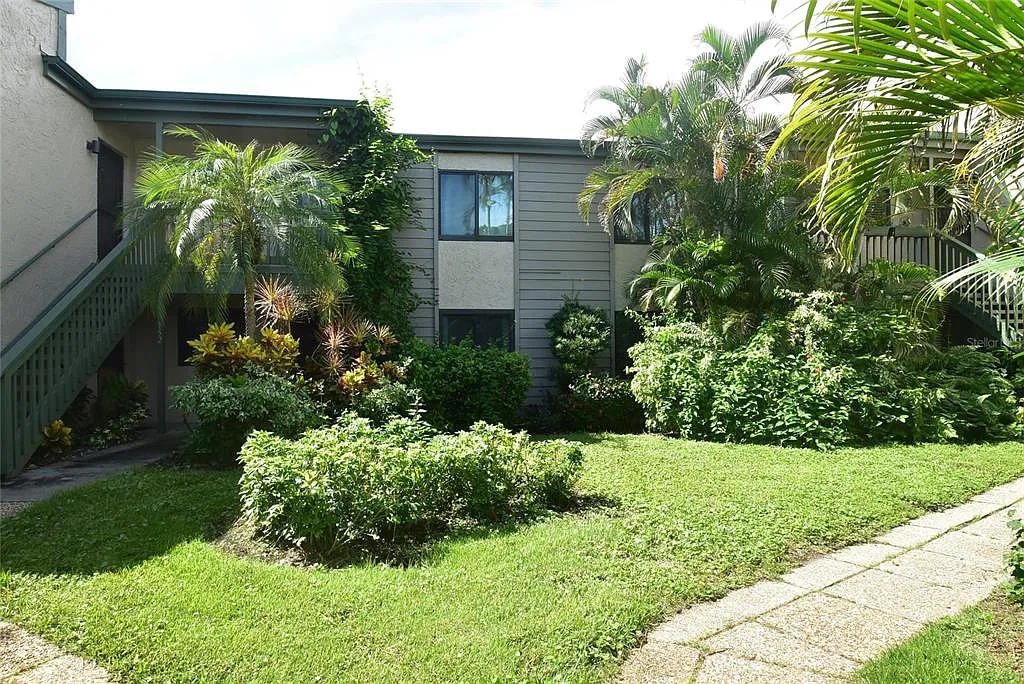 2 bed, 2.0 bath, 1216 sqft, $2,500 — Photo 2