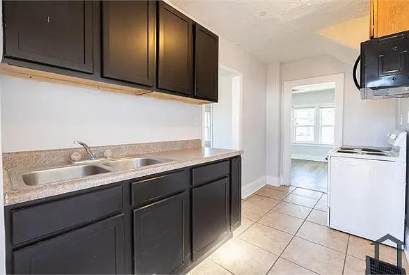 359 Clarendon Ave — Photo 45