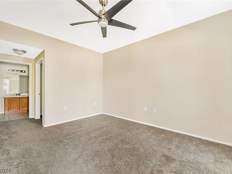 10245 S Maryland Pkwy #132 — Photo 17