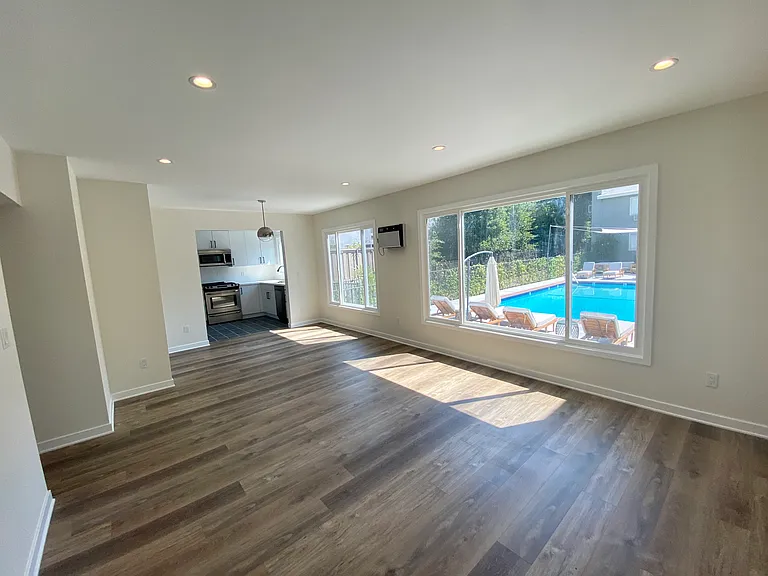 1319 Havenhurst Dr #12 — Photo 7