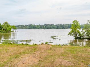 Lake Shore Dr, Rainbow City, AL 35906
