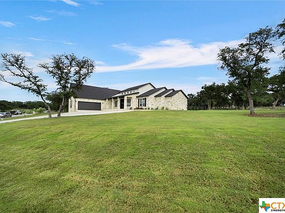 4th image of 8 Lakeview Dr