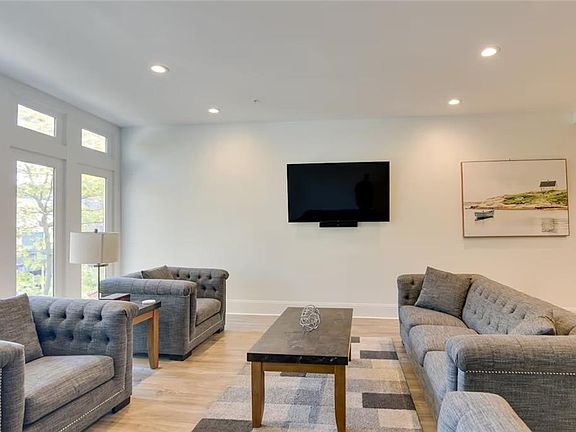 4th image of 1 River Ln #2