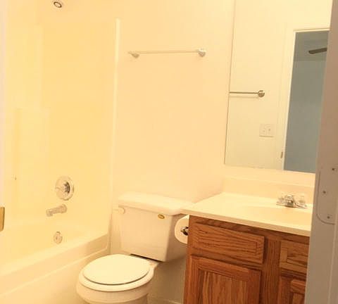 5th image of 4035 N Montgomery Cir Unit B