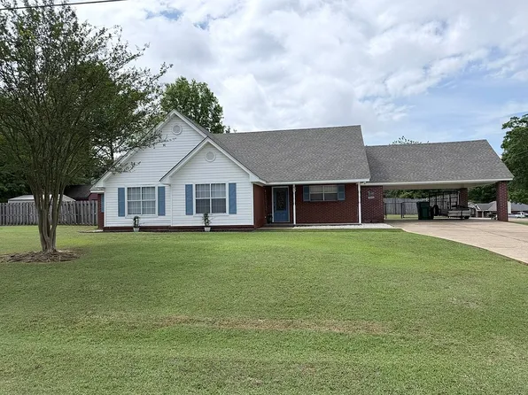 41 Whitley Rd, Deatsville, AL 36022