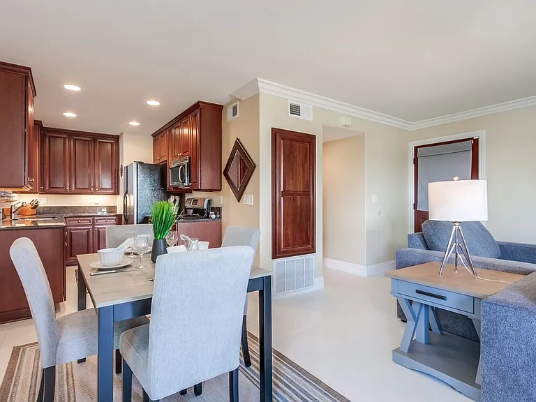 525 Marine St #1 — Photo 3