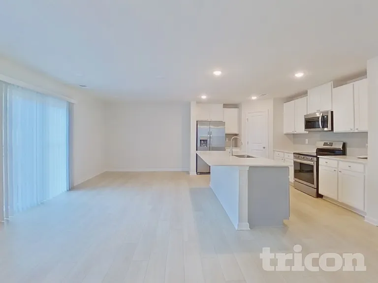 2539 Trollinger Dr — Photo 3