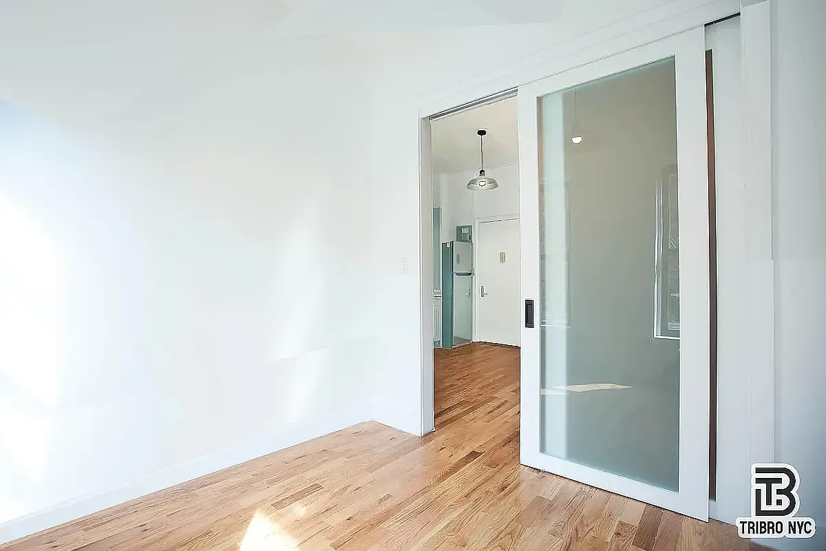 235 Brook Avenue — Photo 4