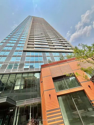 609 Sherbourne St #3810 Photo 1