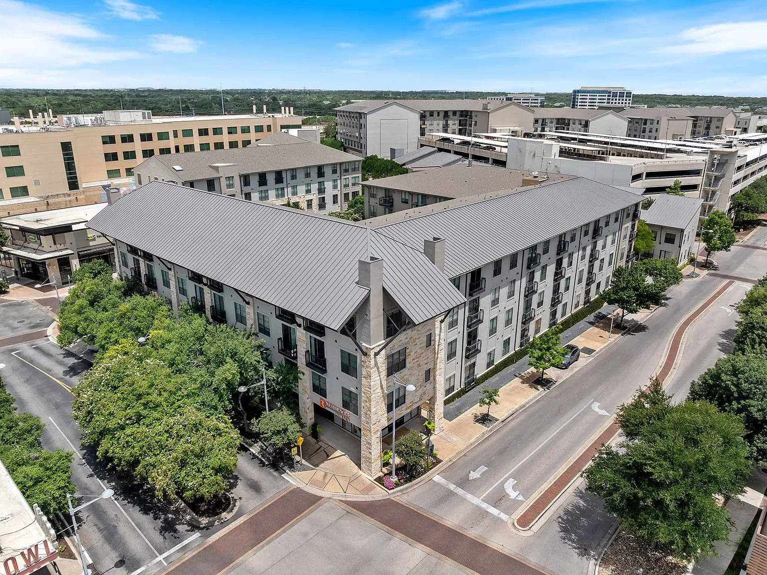 Residences at the Domain — Photo 2