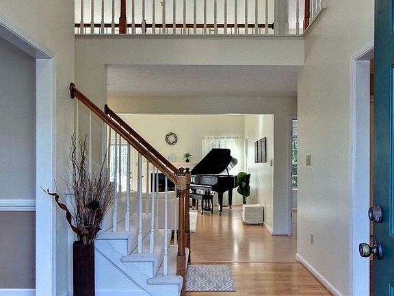 4th image of 110 Bugle Ct