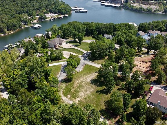 5th image of 43 Lancelot Ct