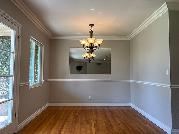 3rd image of 10737 Avonbury Ave