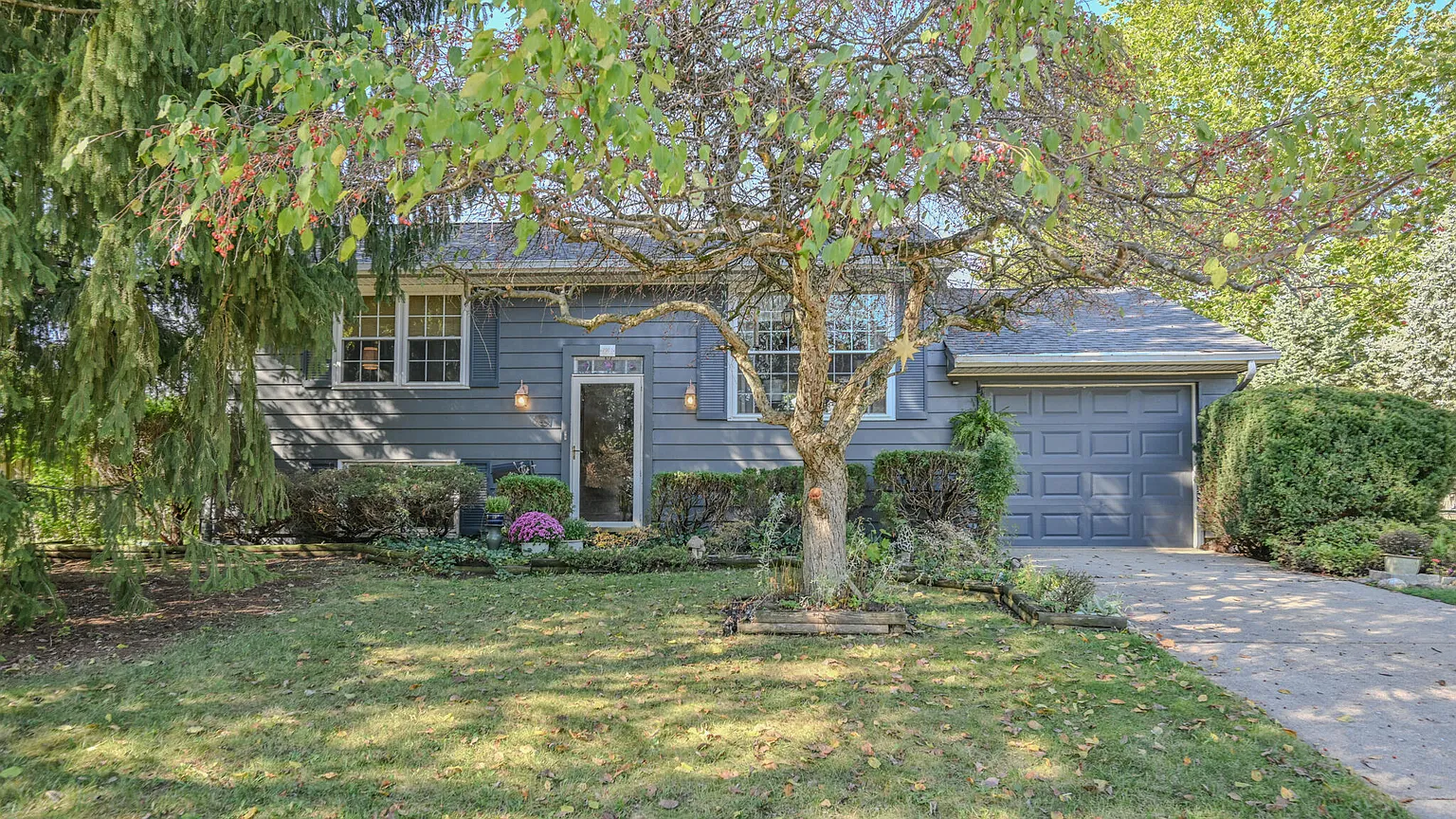2907 Mystic Ln photo 1
