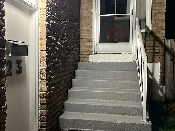 3rd image of 23 Riviera Dr #Basement