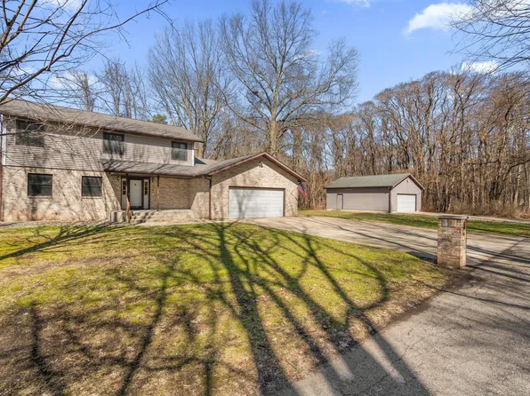 218 Woodsview St, Michigan City, IN 46360