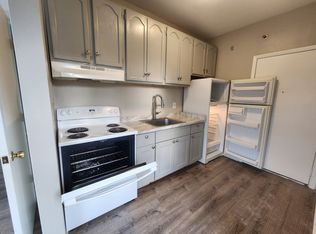 1 W Somerset St #2, Raritan, NJ 08869