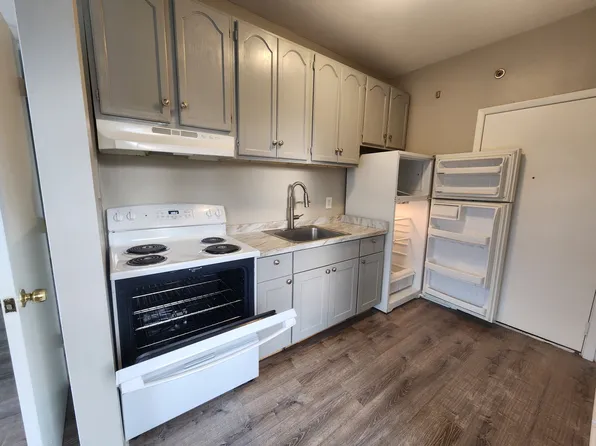 1 W Somerset St #2, Raritan, NJ 08869