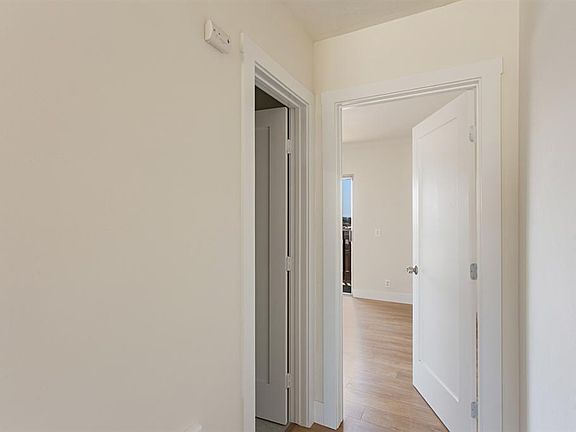 5th image of 615 Vine St #0