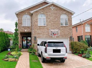 618 151st St, Whitestone, NY 11357