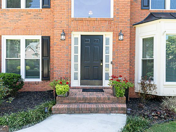 3rd image of 482 Broadstone Way NW