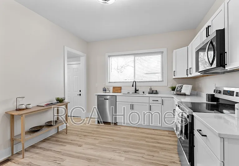 20 N Gray St — Photo 4