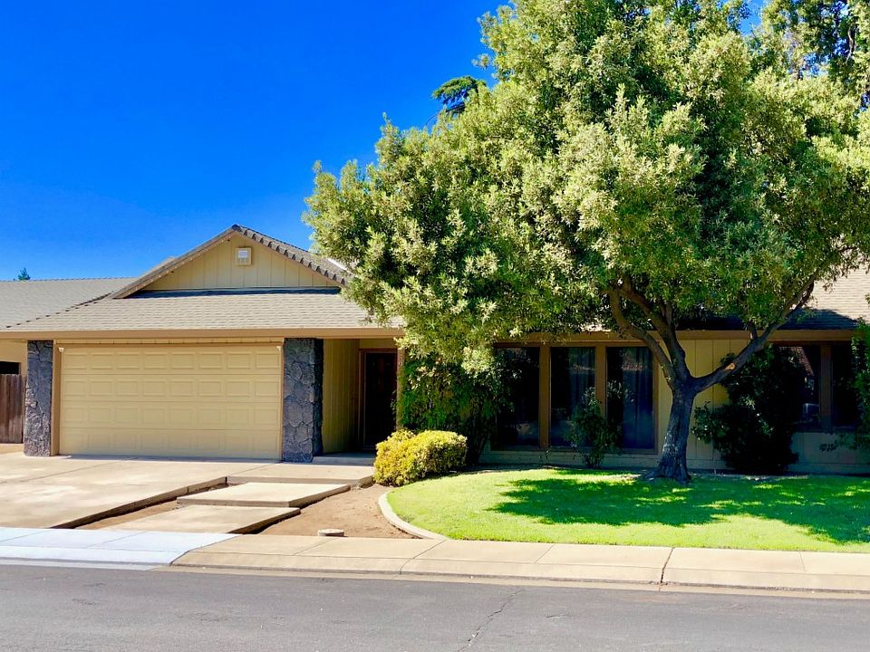 1st image of 597 Manor Oak Pl