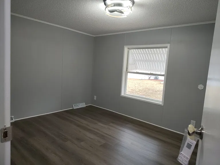 2000 Grand Ave — Photo 14