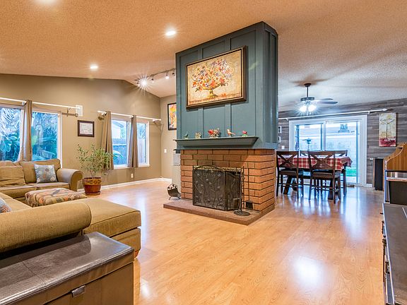 5th image of 1220 Merryl Ln