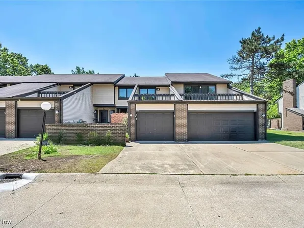 578 Wilkes Ln #245, Richmond Heights, OH 44143