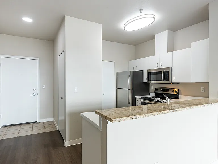 Pacific Pointe — Photo 25