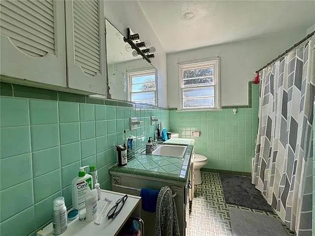 6124 Willow St — Photo 10