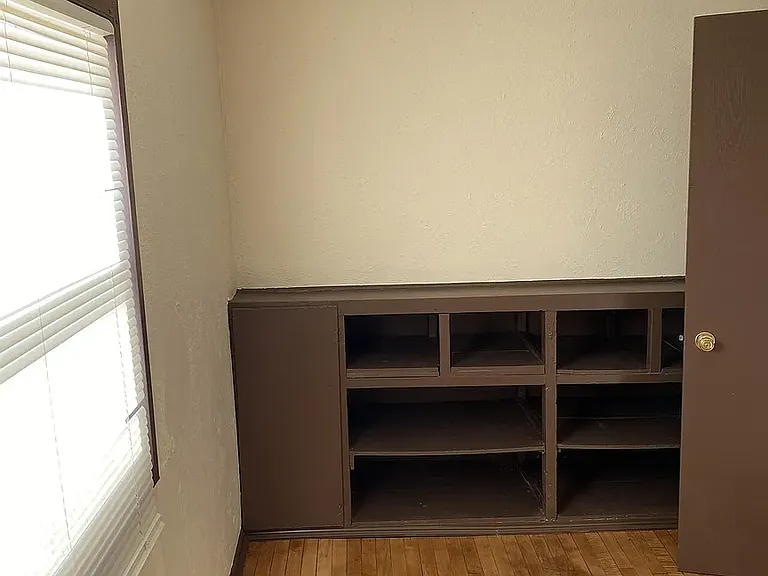2918 Dupont Ave N #1 — Photo 2