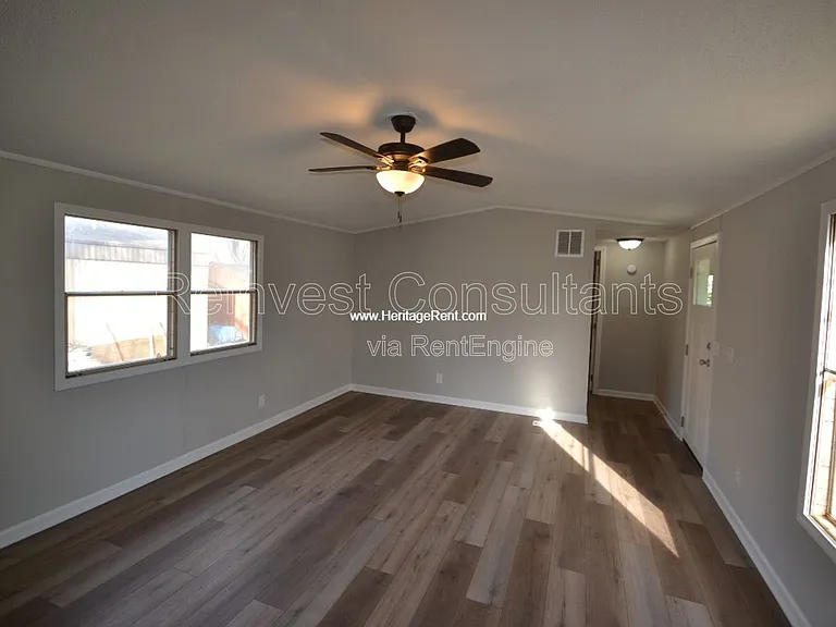 11049 Stephens Rd — Photo 3