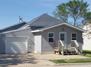 704 4th Ave, Armstrong, IA 50514