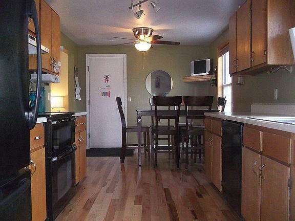 2nd image of 5767 Lake Hill Dr