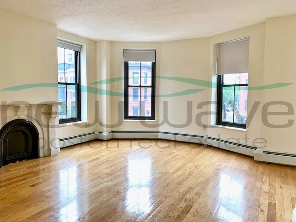 586 Massachusetts Ave, Boston, MA