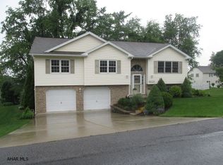 1512 Fordham Cir, Altoona, PA 16602