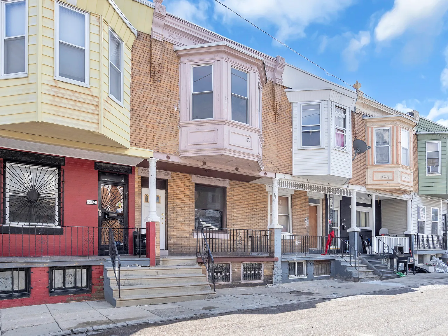 241 N Ruby st — Photo 3