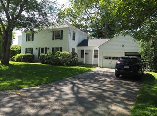 26 Tiffany Cir, Barrington, RI 02806