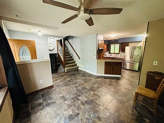 3rd image of 1837 8th St NW